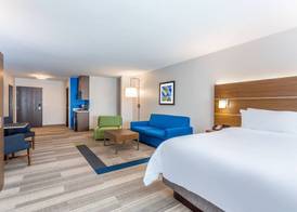 Holiday Inn Express & Suites EAU CLAIRE NORTH by IHG 5