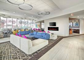 DoubleTree by Hilton Edmonton Downtown 3