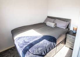 3 Bed Home - Sleeps 8 - Stoke City fc - Parking 3