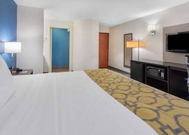 Baymont by Wyndham Milan 4