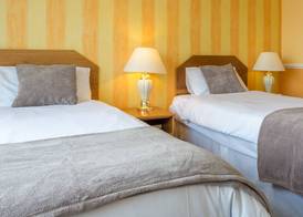 The Grand Burstin Hotel 4