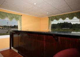 Days Inn by Wyndham Queensbury/Lake George 4