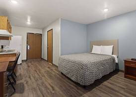 WoodSpring Suites Macon North 4