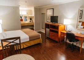 Best Western Palm Garden Inn 4