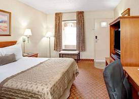 Ramada by Wyndham West Memphis 5