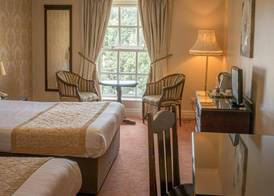Kee's Hotel 4