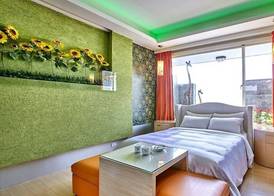 Gold Motel 5