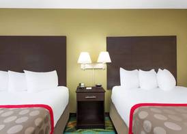 Ramada by Wyndham Vandalia 5