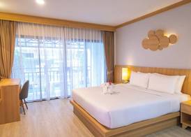 Amata Patong 3