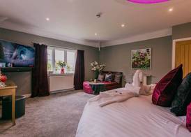 Aphrodites Group - Luxury Hot Tub Suites in Central Lake District! 2