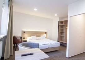 Hotel Avion 5