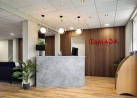 Ramada by Wyndham Cheltenham 3