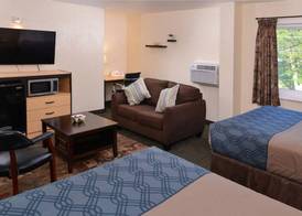 Econo Lodge Rochester I-90 & I-390 4