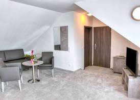 Fast Lane Hotel 4