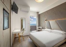 Hotel Tirreno 4