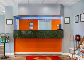 Econo Lodge Cortland Downtown 4