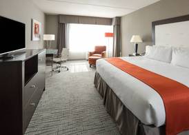 Holiday Inn & Suites DAVENPORT by IHG 4