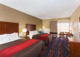 Baymont by Wyndham Bonita Springs 4