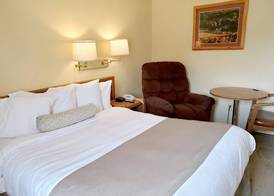 Beartooth Hideaway Inn & Cabins 5
