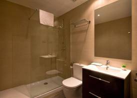 Fisa Rentals Gran Via Apartments 5