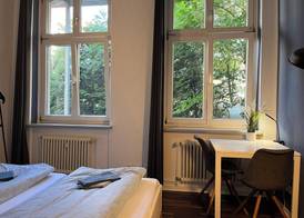Blue Doors Hostel Altstadt 5