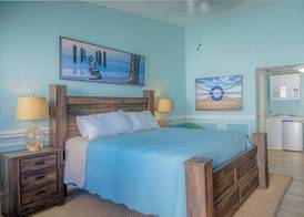 Sea and Breeze Hotel and Condo 4