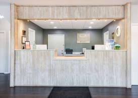 Econo Lodge Lebanon 2