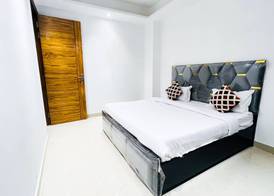 Roomshala Hotel Seven Near Aims 5