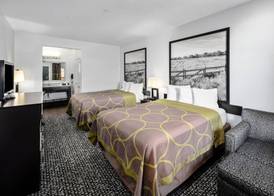 Super 8 by Wyndham Carthage TX 3