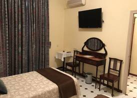 Hotel Suís 3