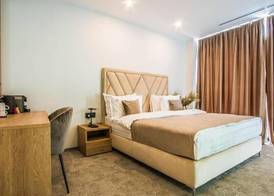 Central Carol APARTHOTEL 4