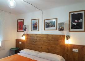Barri Antic Hostel & Pub 5