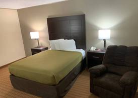 SureStay by Best Western Massena 4