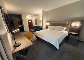 Holiday Inn Express & Suites LAFAYETTE by IHG 5