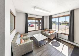 Days Inn by Wyndham Winona 2