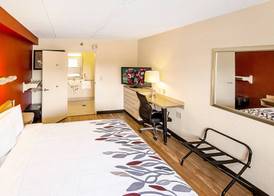 Red Roof Inn Canton 3