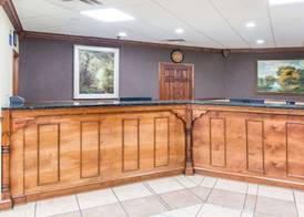 Days Inn by Wyndham Columbus-North Fort Moore 3