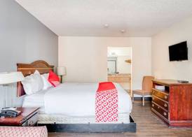 OYO Hotel Rosenberg TX I-69 5