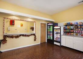 Super 8 by Wyndham Salem 2