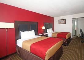Americas Best Value Inn Pilot Mountain 4