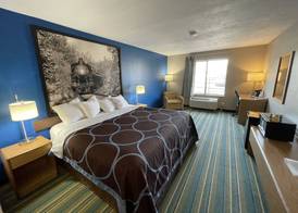 Super 8 by Wyndham Beaver Dam 5
