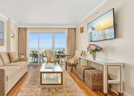 La Mer Beachfront Resort 5