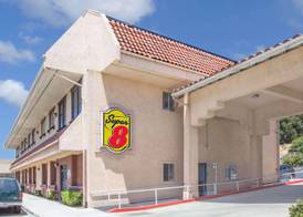 Super 8 By Wyndham Hayward Downtown 2