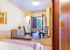 Villa Roses Apartments & Wellness 5