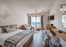 Villa Di Mare Seaside Suites 3
