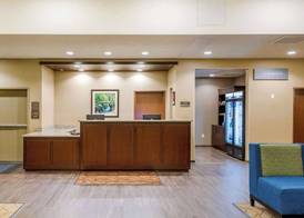 Comfort Suites Burlington near I-5 5
