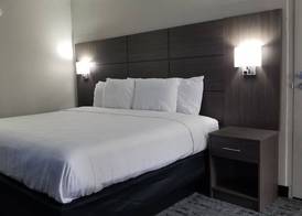 Days Inn & Suites by Wyndham Charleston Airport West 3