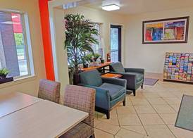 Travelodge by Wyndham Houston Hobby Airport 5