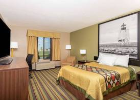 Super 8 by Wyndham Goshen 4