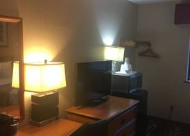Travelodge by Wyndham Battle Creek 5